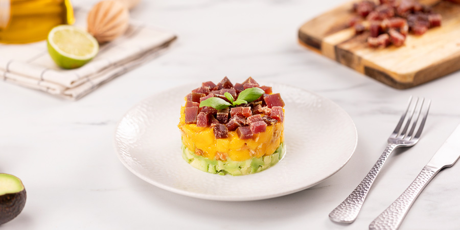 Receta de Tartar de aguacate, mango y mojama de atún Ricardo Fuentes Salazones