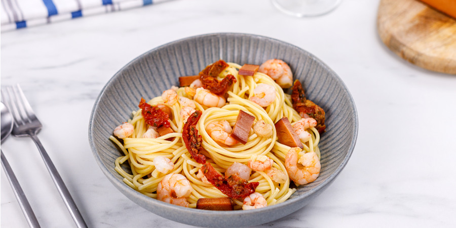 Receta Espaguetti con gambas, langostinos tomate seco y hueva de atún rojo